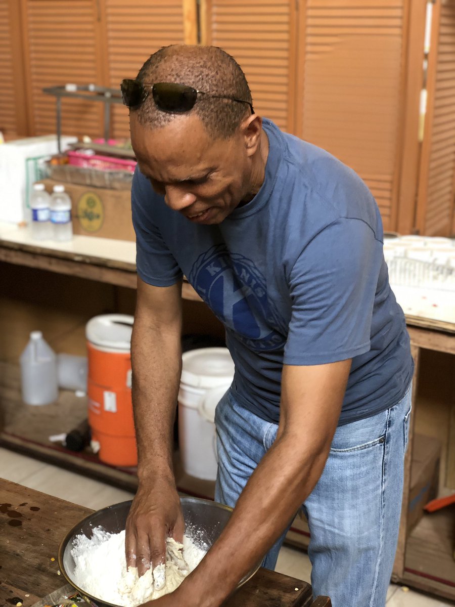 ekprkiwanisclub's tweet photo. ”Pot a cook, everything a simmer dung!”

There are many compelling reasons to decide to volunteer at a soup kitchen, but the bottom line is simple and sincere: We want to help!

#humanandspritualvalues
#teamekpr
#soupkitchen
#kidsneedkiwanis
#kiwanis
#welovetoserve https://t.co/0gzFgx8egB