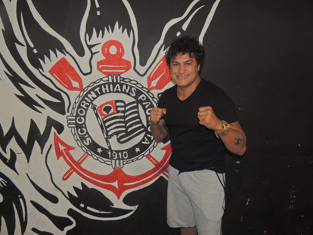 gavioesoficial's tweet image. AULA DE BOXE ESPECIAL COM POPÓ

Neste sábado (1), os nossos alunos do Boxe receberam a visita especial do ex-boxeador Popo Freitas - tetracampeão mundial. 

Fotos: Vinícius Lúcio/Gaviões da Fiel

#Gavioes50anos