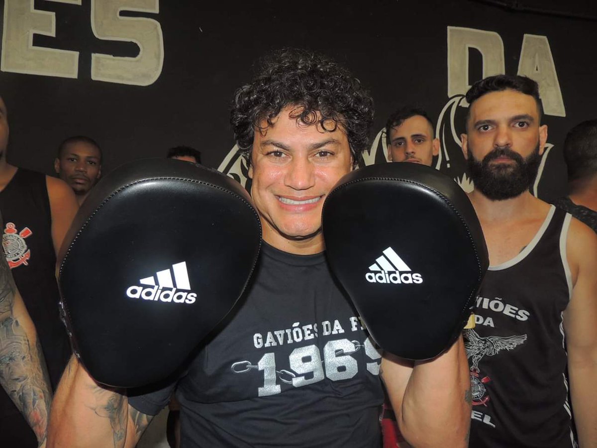 gavioesoficial's tweet image. AULA DE BOXE ESPECIAL COM POPÓ

Neste sábado (1), os nossos alunos do Boxe receberam a visita especial do ex-boxeador Popo Freitas - tetracampeão mundial. 

Fotos: Vinícius Lúcio/Gaviões da Fiel

#Gavioes50anos