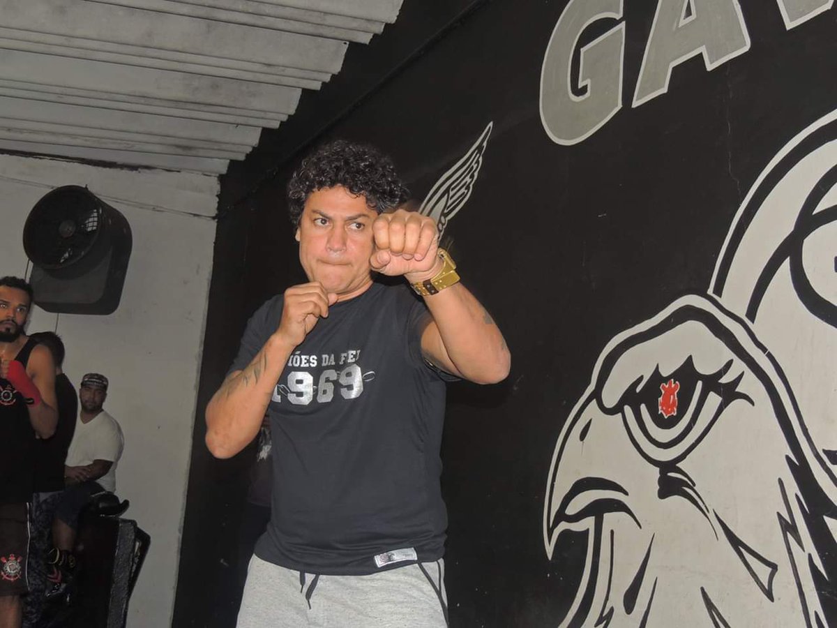 gavioesoficial's tweet image. AULA DE BOXE ESPECIAL COM POPÓ

Neste sábado (1), os nossos alunos do Boxe receberam a visita especial do ex-boxeador Popo Freitas - tetracampeão mundial. 

Fotos: Vinícius Lúcio/Gaviões da Fiel

#Gavioes50anos