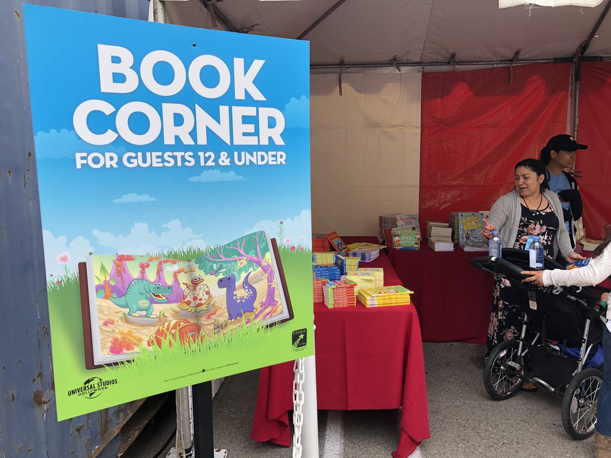 laughingplace's tweet photo. Checking out @UniStudios Hollywood’s #ChristmasInSpring community outreach event with games, character appearances, food, and more! https://t.co/yCCD3cv5Ob