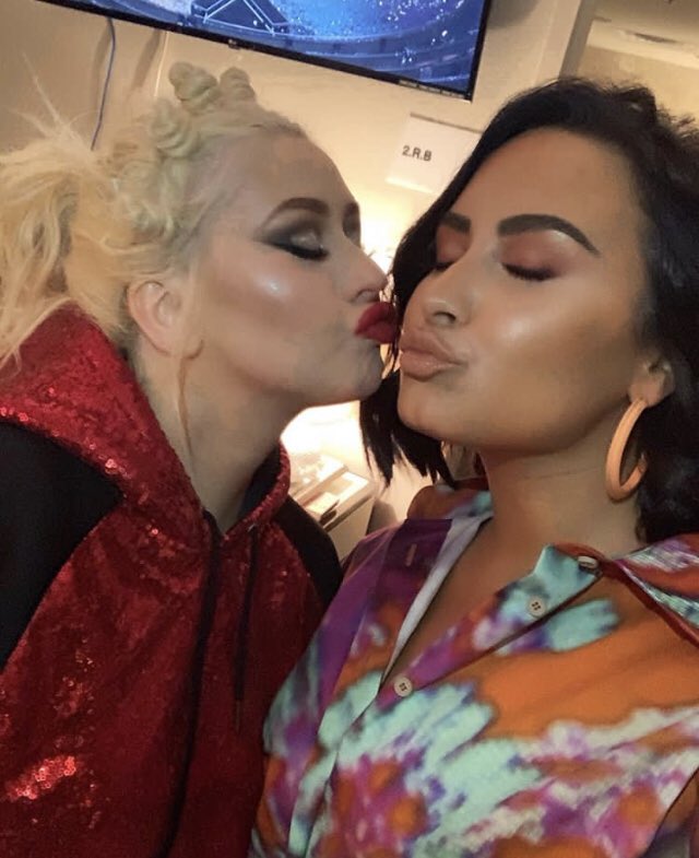 ddIovatoar's tweet photo. [ddlovato] Demi en Instagram: https://t.co/qFJuOqdkF0