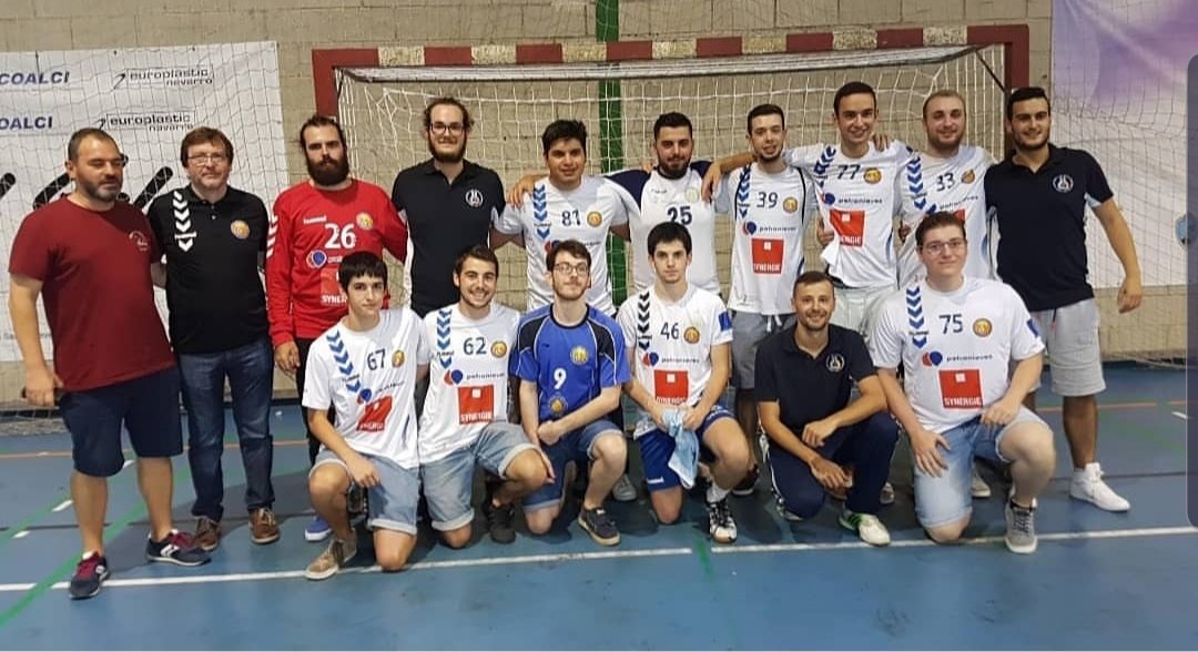 chses1973's tweet photo. 🔝 EXHIBICIÓ AL CAMP DEL CAMPIÓ !!!
➡ #ResultatsCHSES 
☞ FINAL
⏰ Dissabte 01.06.2019
🏠 Pavelló Municipal #MolinsDeRei
🏆  @FedCatHandbol #1aCatH Primera Catalana / J30
😊💪 Sènior-B masculí @chses1973 guanya 35-42 vs @HandbolMolins

👏 bravo nois !!! 

👉 #OrgullCHSES 
🔵⚪ https://t.co/7VRTaGoxWa