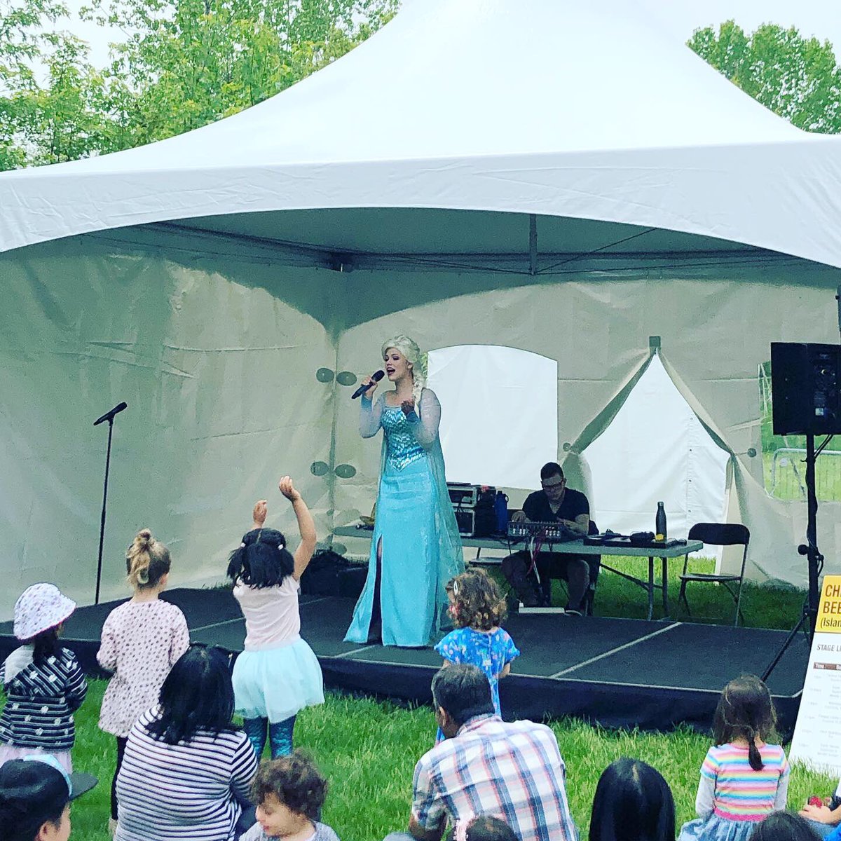 The Busy Bee Island is full of fun things to see and do, Elsa is here singing your favourite Frozen songs, the inflatables are bouncing and the monkey movers are movin! #bnhfest #breadandhoneyfestival #streetsvilleliving