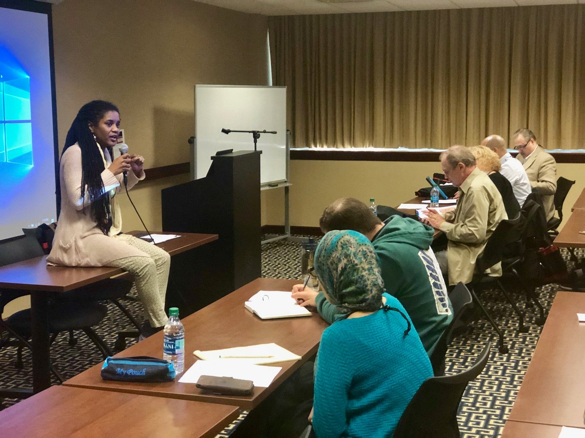 RUWritersCon's tweet photo. Chisa Hutchinson looking relaxed as she presents on "Writing the Other" https://t.co/WQiE06eE8Q