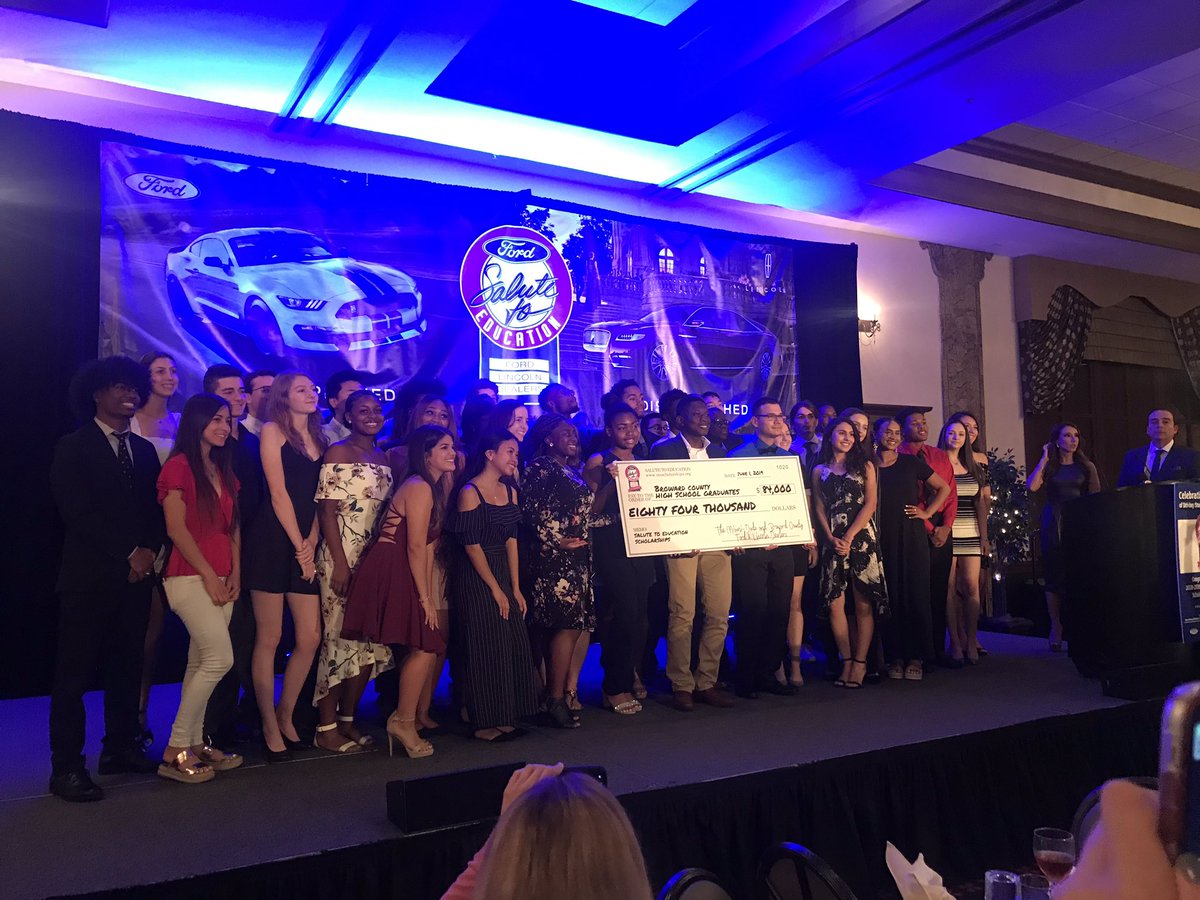 Ms. Davis tweet media