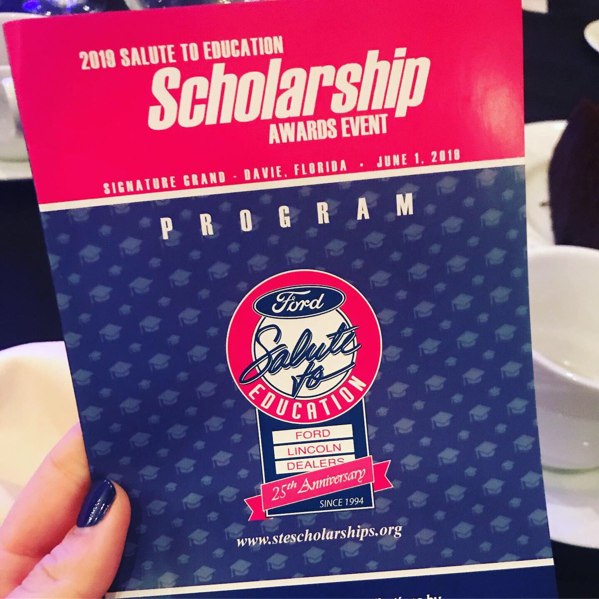 Ms. Davis tweet media