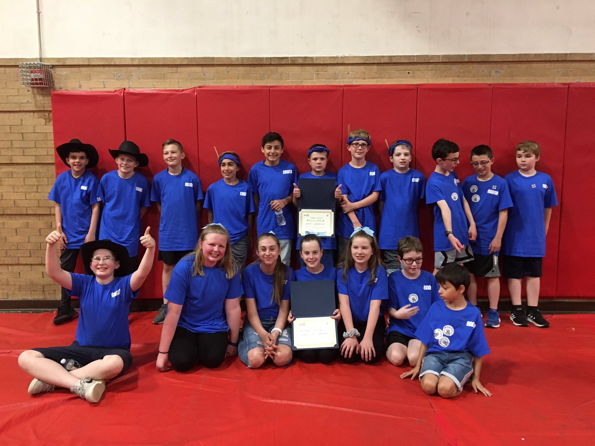 rcorbeil1's tweet photo. So proud of all my teams for a great job at competition today. You all ROCK. We had fun and scored points. https://t.co/sCKUgCpthM