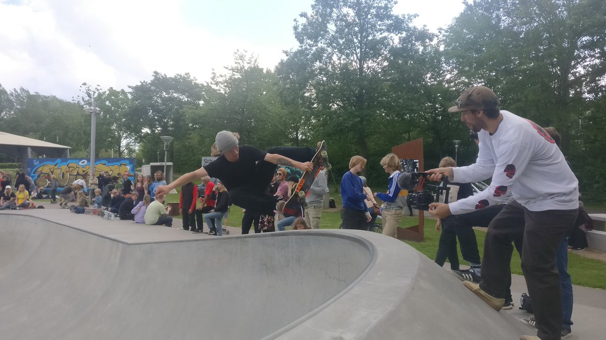 morellidk's tweet photo. Mens der er pause  i xgames på #dr3x #tv2x #skateordie hygger vi i Multiparken https://t.co/q60B54yK2u