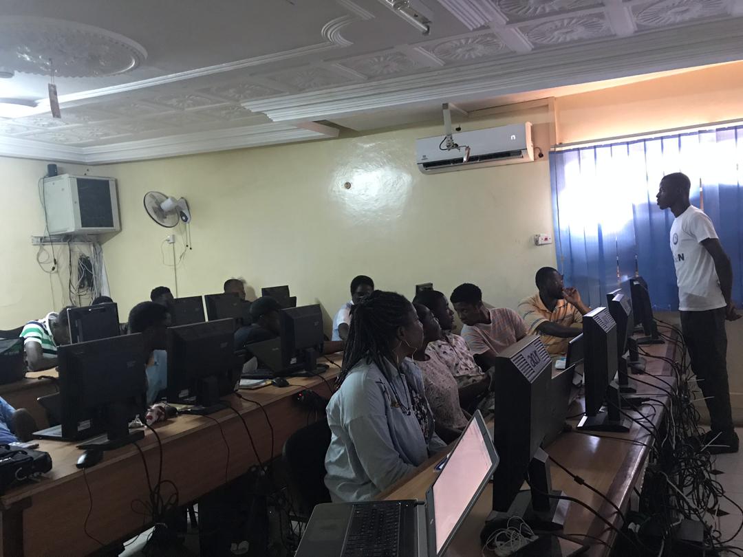 Dawoodiddris's tweet photo. I met with the various Software Engineering classes @ IPMC Training Dansoman branch to get their questions answered and also to introduce them into AI, ML, @Azure , @github etc on  30th May.

 It was an honour giving back to the society that made.

#MSFTStudentpartner https://t.co/DVOMNfSWBb