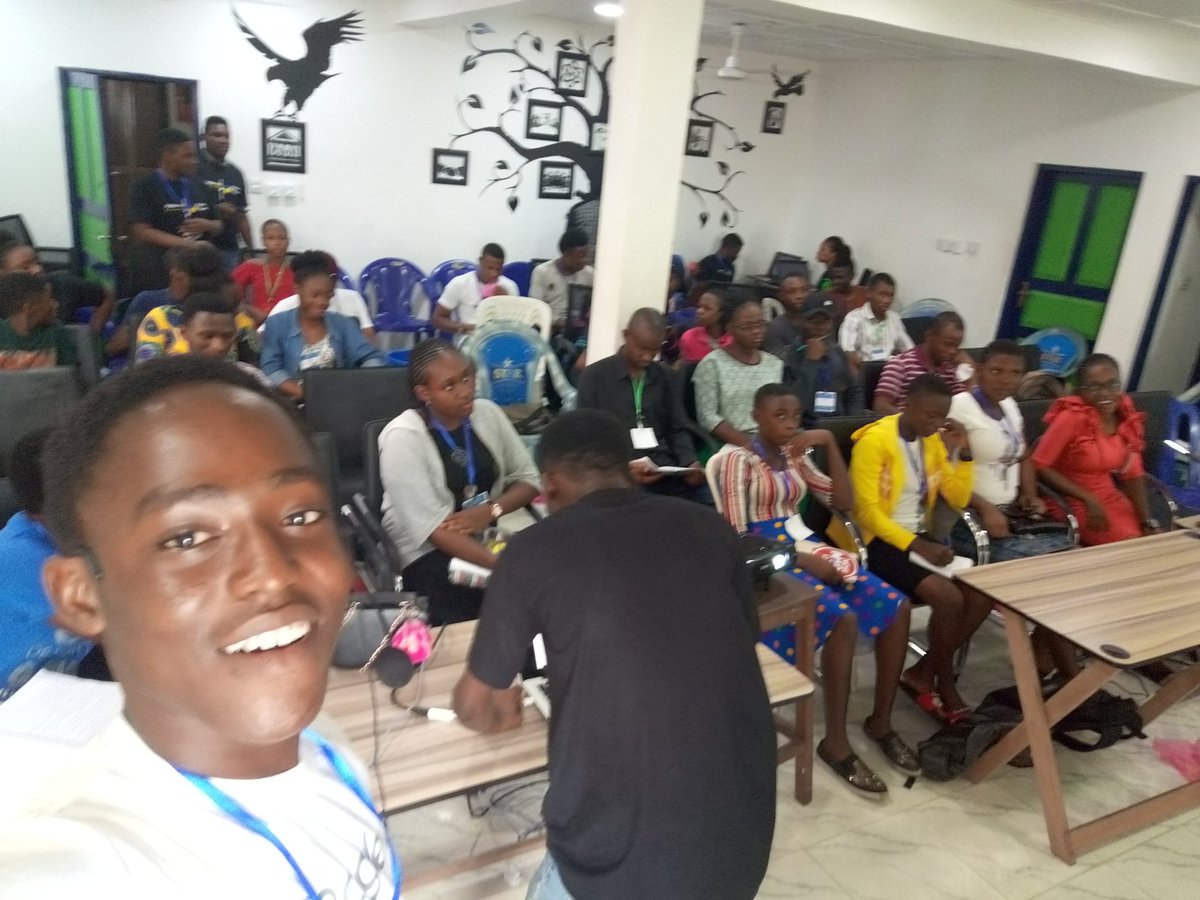beethelighted's tweet image. @SandyJammie gives a basic imtroduction to Python.
@kodehauz #pythonmeetup2019
@PythonAkwaIbom @PythonNigeria @ThePSF @agatevureglory @cjustinobi @ayolovisgod @Tochinny