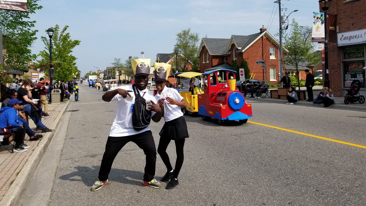 The #StreetTeam spreads good cheer and wildflower seeds <a href="/breadnhoneyfest/">Bread&HoneyFestival</a> parade! #DYK wildflower seeds make great food for bees? #bnhfest #PearsonConnects