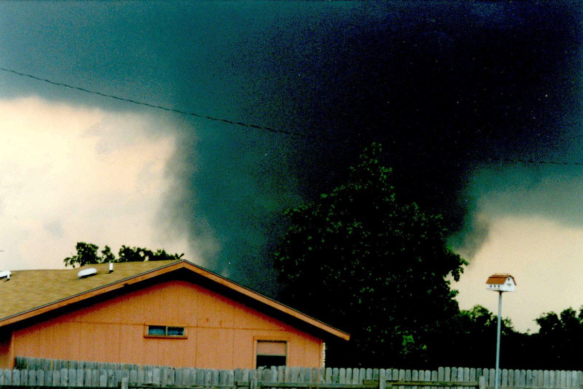 Stop_Vultures's tweet photo. Severe tornado outbreaks prophesied in 2015
https://t.co/Oa7cVarXn9

What’s coming 
https://t.co/uMnuRaVYCj

If the land collapses, the ocean will drain https://t.co/bj3JE5GsbG