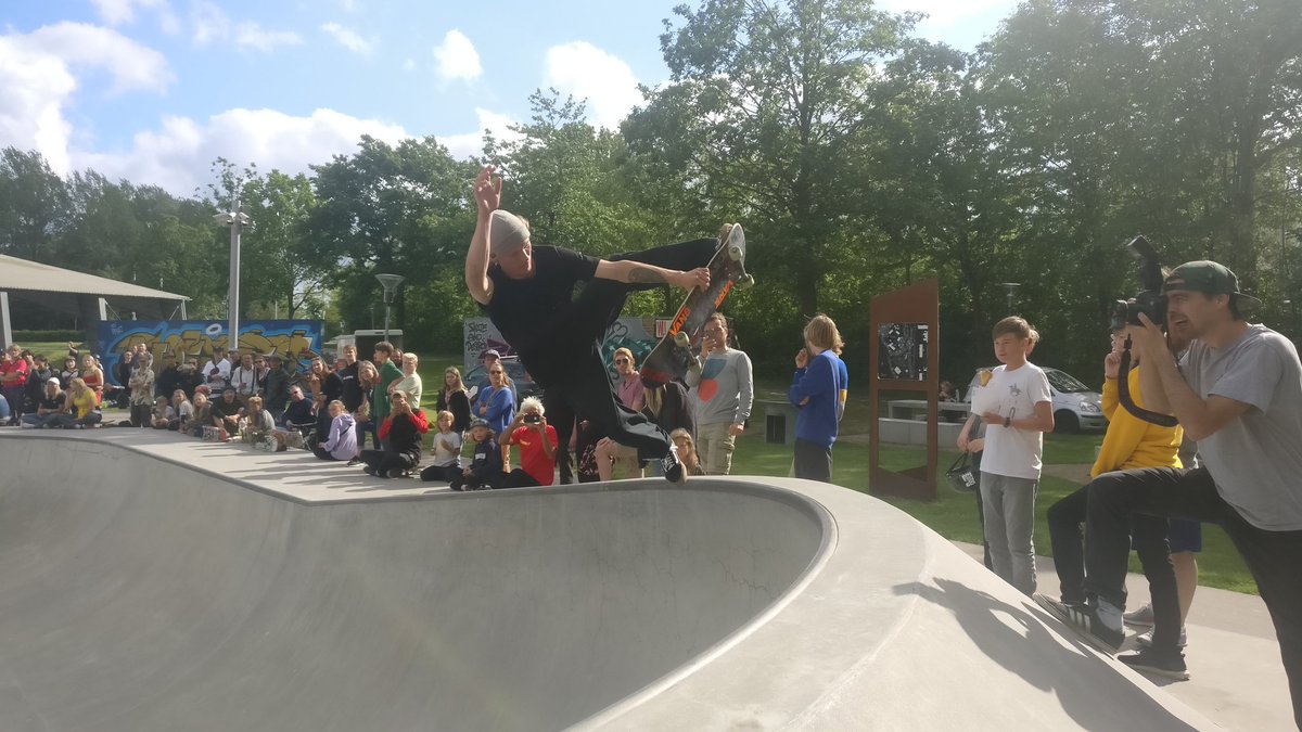 morellidk's tweet photo. Mens der er pause  i xgames på #dr3x #tv2x #skateordie hygger vi i Multiparken https://t.co/q60B54yK2u