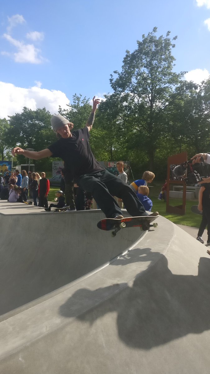 morellidk's tweet photo. Mens der er pause  i xgames på #dr3x #tv2x #skateordie hygger vi i Multiparken https://t.co/q60B54yK2u