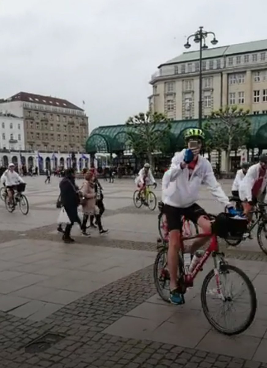 RotaractFr's tweet image. How did you get the #Rotaract19 @RIC2019? 🚲
They went from Thionville 🇫🇷 to Hamburg 🇩🇪 by bike! Sport challenge and @Rotary fundraising project... Let's read about their adventure in @rotarymagfr
rotarymag.org/10-francophoni… @RotaryFR #Rotary19