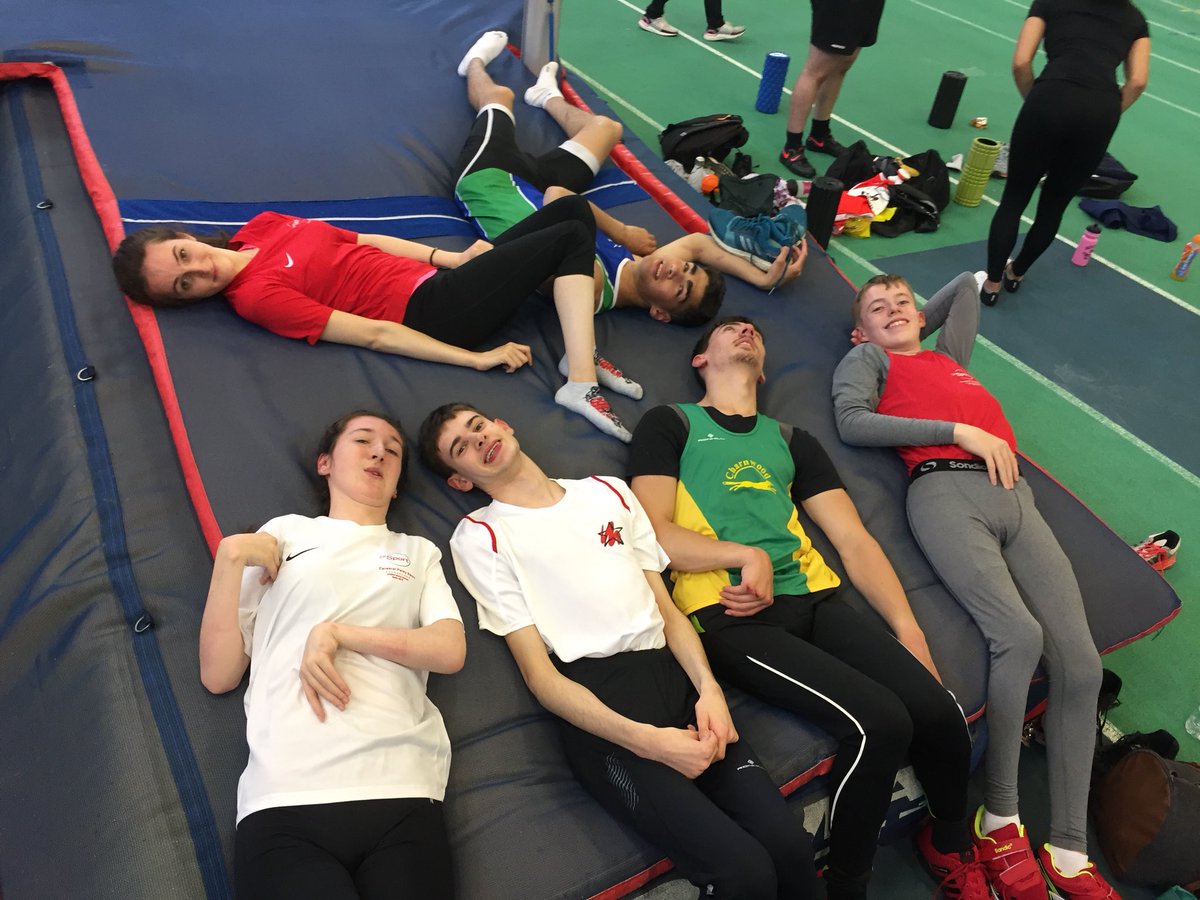 chinesesarah's tweet photo. What is the collective noun for a group of shattered #RaceRunners?! @OrlaConneely @TheActualEllie @ThomasTalbot25 @rafi_solaiman @Humphreys93mj @Gav_DrysdaleRR @BA_Paralympic Congrats on all your PBs and new world records!! https://t.co/ulpnFU5sVn