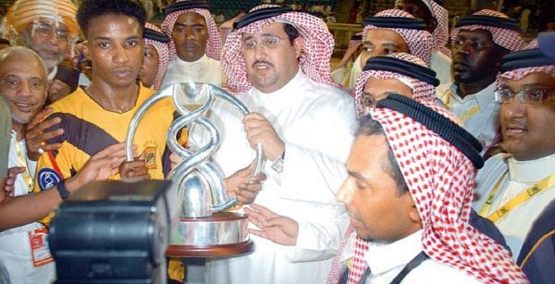 • ثلاثية الاتحاد التاريخية . طلعت ابراهيم لامي .
• أحمد مسعود رباعية والمجموع 9بطولات منها كأس آسيا .
• منصور البلوي يكفيه فخرا الإنجاز التاريخي . بطولة أبطال آسيا " مرتان " . وبطولة العرب .

• تقدم إن كنت تملك طموح تحقيق مثل هذه الإنجازات .
بالمال والفكر  معا .