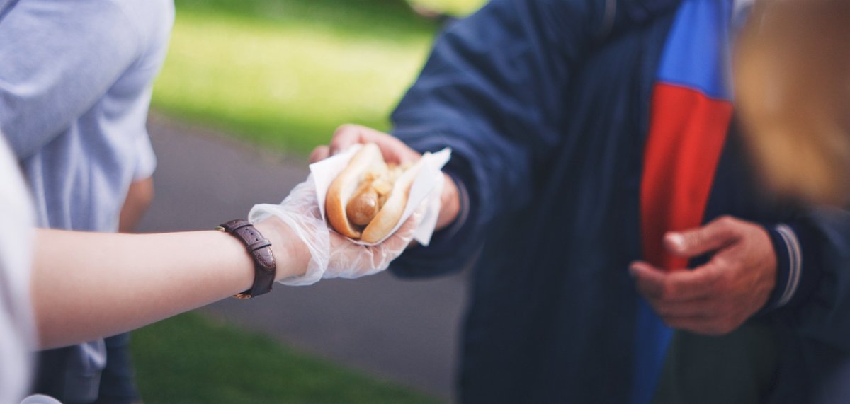 5pm today BBQ (£1 suggested donation) PLUS One Man's Passion outdoor performance at 5:30pm! Come to Houndwell Park just behind Primark and join in.