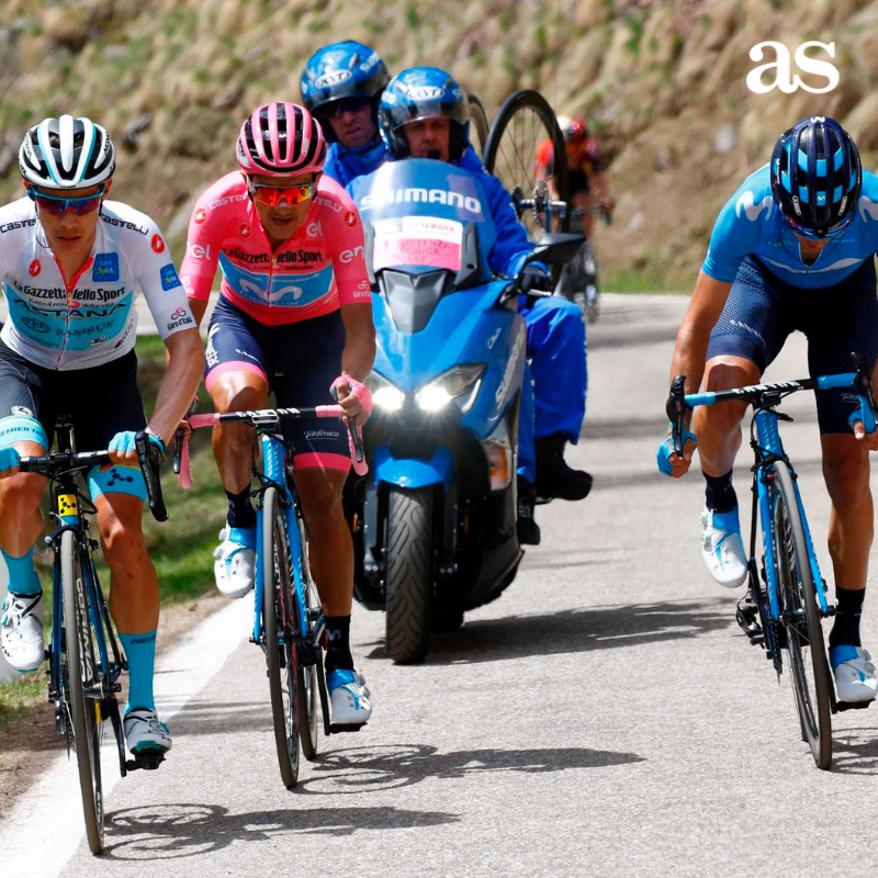 diarioas's tweet photo. 🚨 ¡Carapaz ya tiene el Giro en su mano! 
📍 Pello Bilbao gana la etapa de Monte Avena y Landa entra en el podio
📍 Mañana nos espera una contrarreloj de infarto
🏆 #Giro
👉 https://t.co/KgqlwuZyBj
@As_Ciclismo https://t.co/bXLEa3qx93