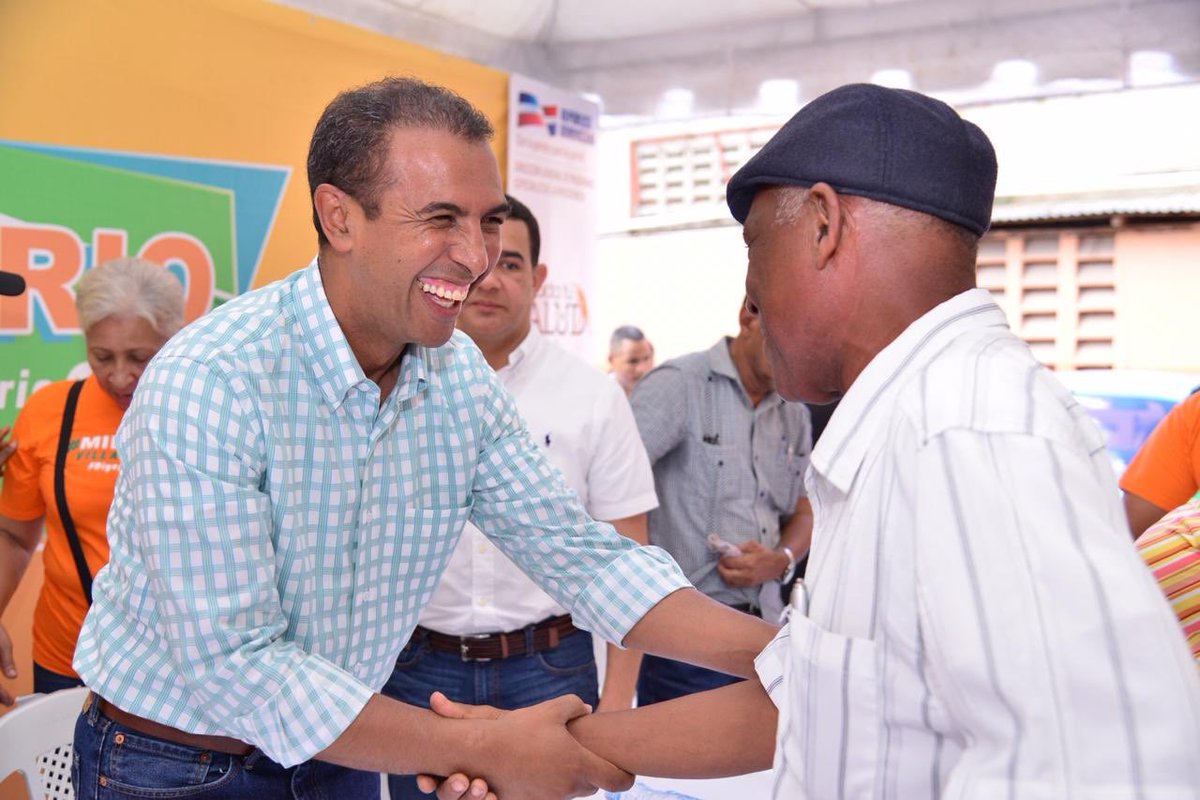 NewtonPujols's tweet photo. Ya tus dientes podrán relucir fantásticos gracias a nuestro Operativo Dental que llega a Villa Consuelo a través de #DigepepEnTuBarrio #DigepepVillaConsuelo https://t.co/A9H16BHYi0