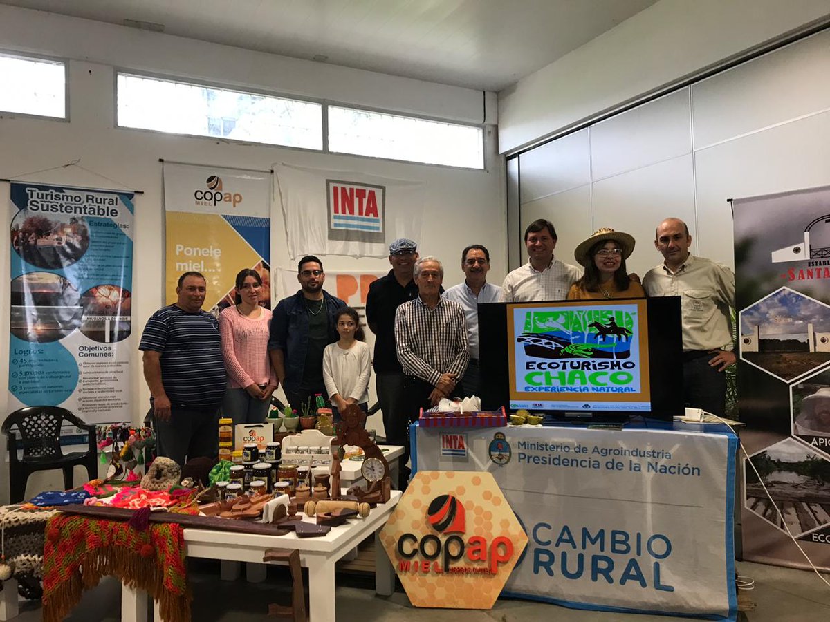 RusasVictor's tweet photo. Foro de Sensibilizacion Turistico del Chaco .
Grupo cambio Rural de turismo exponiendo productos y sabores regionales en stand INTA Cambio Rural. https://t.co/yhGxHNQ4VV