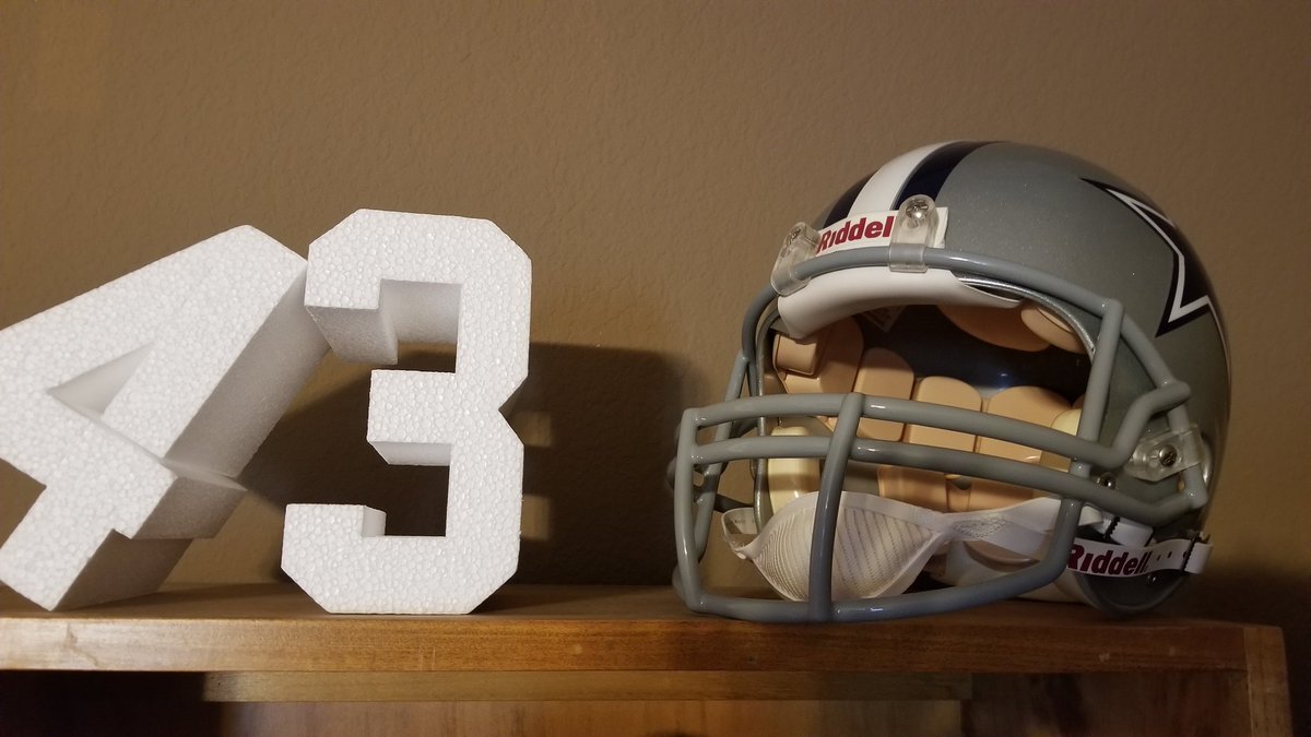 DFWSportsbeat's tweet photo. Hail Mary and Captain Crash, the Cliff Harris story is up on All Podcast platforms and at our website https://t.co/2RowIX4Wuy. please listen! It's good! #CowboysNation #DFWSportsbeat #offwiththehelmets #ACowboyLife https://t.co/ZWODPTOxEm