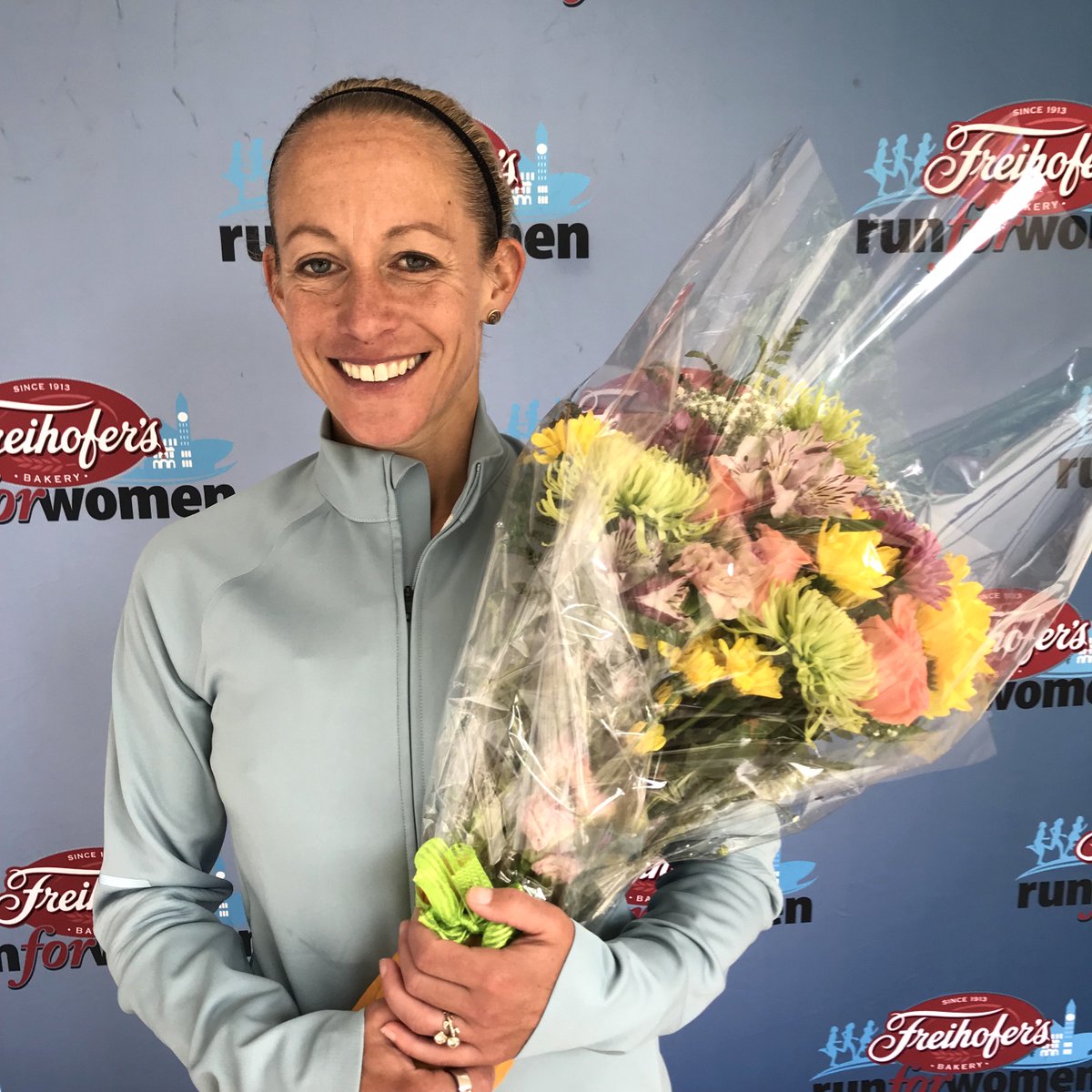 Congrats @ElainaTabb @DDNukuri @MaddieMcBeek for finishing 1st, 2nd and 3rd at #FRW2019! And to @kelseychmiel, our top local finisher (5th) in a time of 16:33. Also to @jen_rhines, our back-to-back-to-back masters champion! BRAVO to you all! 👏👏👏 @letsrundotcom @WomensRunning