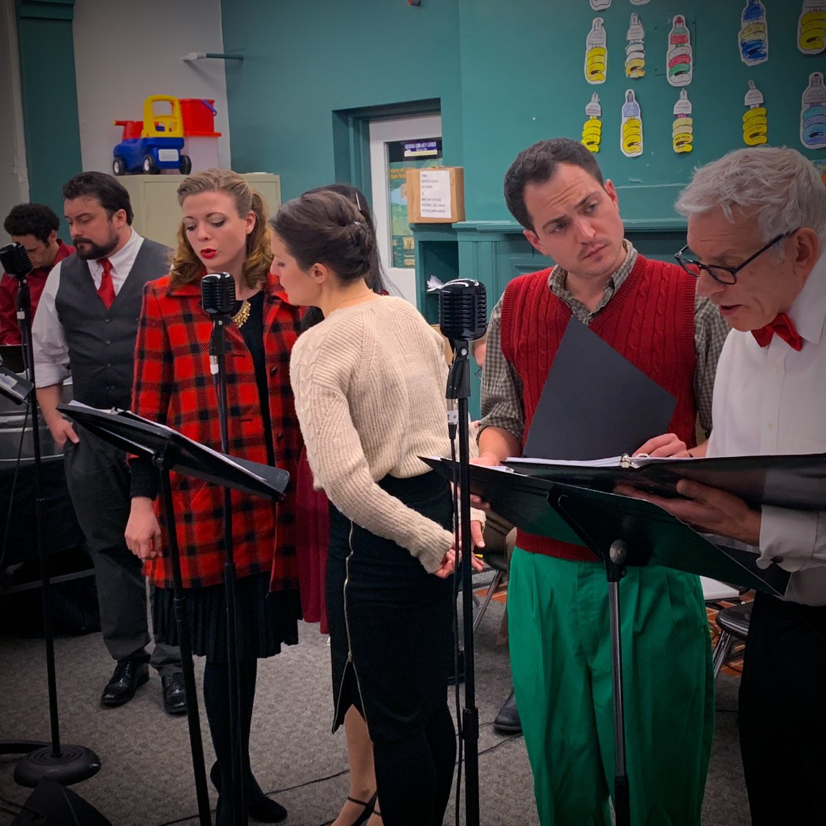 ChainTheatre's tweet photo. Last December we had a great time performing Itโs A Wonderful Life for the @woodside_library celebrating community! Thank you to @Jimmyvanbramer for making this program possible
#woodsidelibrary #nyclibrary #jimmyvanbramer #radioplay #itsawonderfullife #queenslibrary https://t.co/n99VXBqc4b