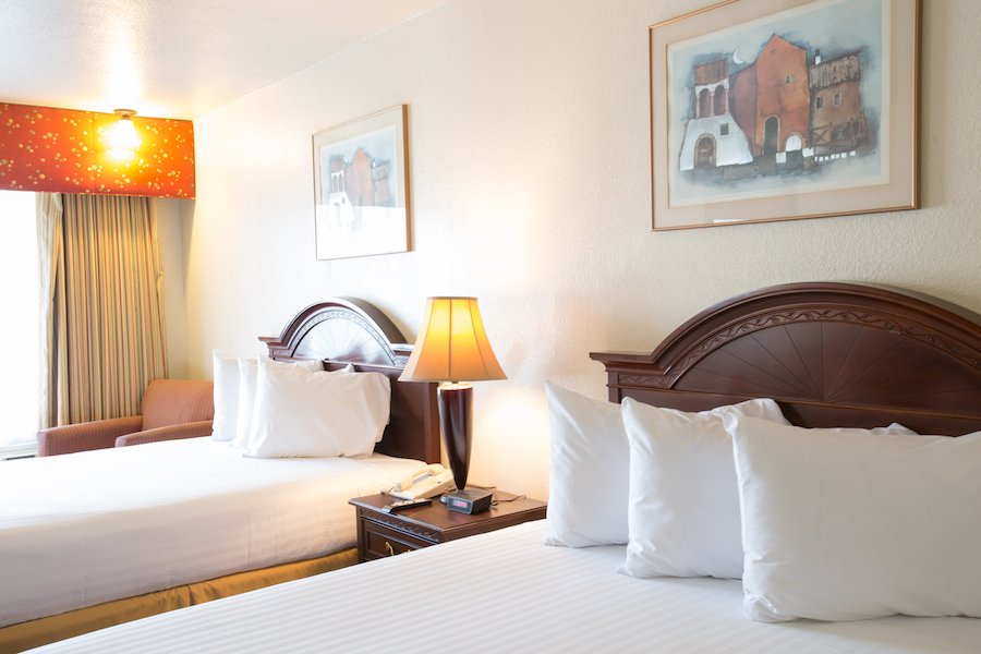 Anaheim Express Inn tweet media