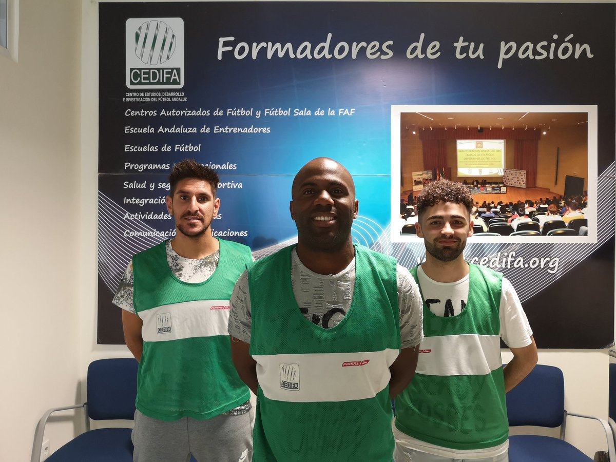Presentación cuerpo técnico FUTSALEROS.
Entrenador: <a href="/Robertotobe4/">Roberto Tobe</a>
2° Entrenador: <a href="/danilopez_30/">daniel lopez</a>
Preparador Fisico: <a href="/javi9rbb/">Javi Quintana</a>
Delegado: #Juanmanuelredaño
<a href="/cedifa/">RFAF-CEDIFA</a> <a href="/RFAF/">RFAF</a> <a href="/JesusBotelloAD/">Jesús Botello</a> #FUTSALCEDIFA #NTCedifa #ilusion