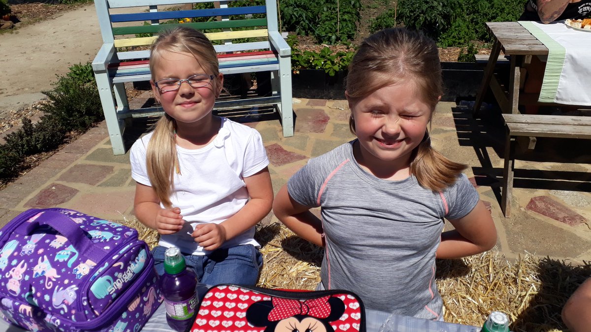Shepway_Chariot's tweet photo. 🍉🍰🥪🍪🌞 Thank you very much to everyone who came to our Big Lunch today.We had lots of fun in the sun and ate lots of delicious food. Thank you to everyone who helped to set up and clear up &amp; to Judy, Kathy and Tony who also squeezed in a bit of gardening.A great day 🌞🍉🍪🥪 https://t.co/Q9OvfhyhX3