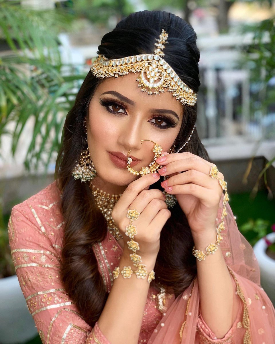 MiniDuttMakeUp's tweet photo. Did this gorgeous look recently! Indian Princess https://t.co/9gwhXoapI1