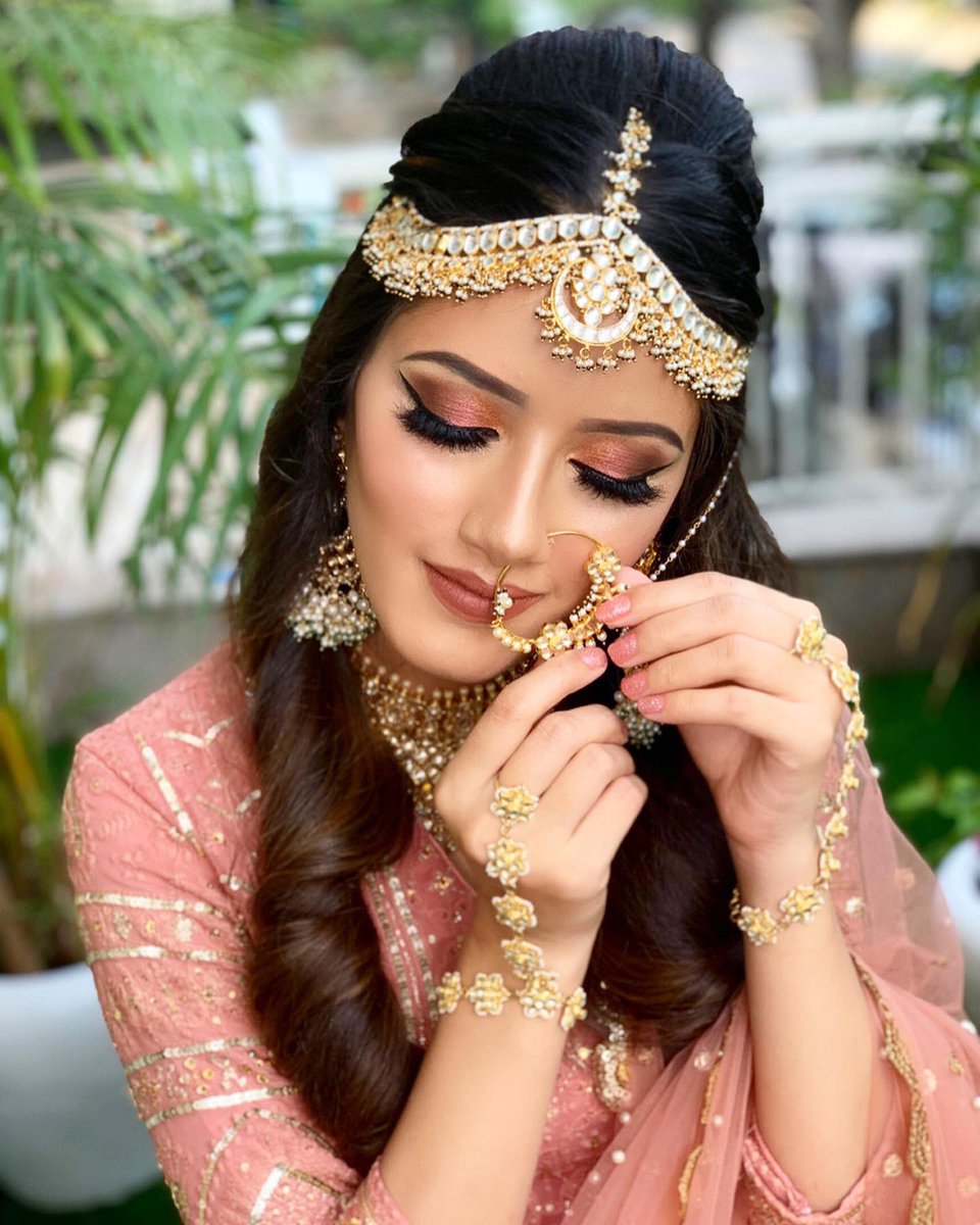 MiniDuttMakeUp's tweet photo. Did this gorgeous look recently! Indian Princess https://t.co/9gwhXoapI1