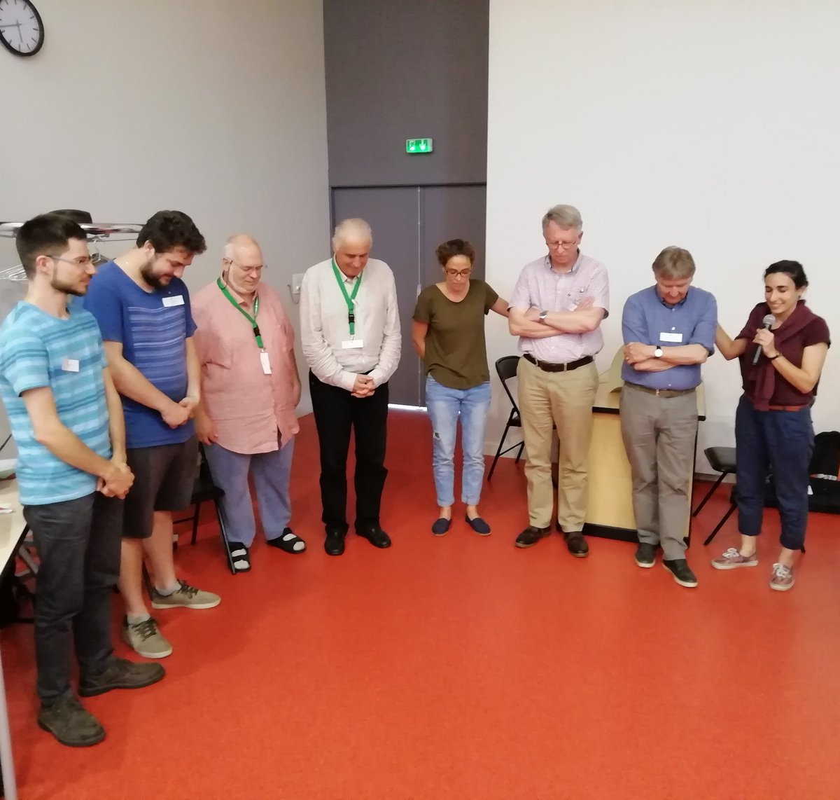 VincentMieville's tweet photo. Quelques étudiants de l'UEEL prient pour les pasteurs qui partent à la retraite ou qui quittent la commission synodale. #SynodeUEEL2019 https://t.co/zOhB2t0s6O