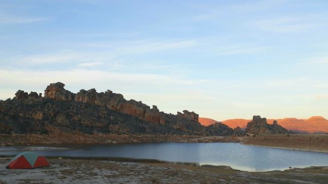 cyanblueseas's tweet photo. Camping life
#chasingthesunset #sunsetskies #sunset #tentcamping #tentlife #houdenbek #placesilove #nature #naturescapes #meetsouthafrica #thisissouthafrica #instasouthafrica #discoversouthafrica #travel #wanderers #thegreatoutdoors #westerncape #intoth… https://t.co/EAbHDkGdhe https://t.co/0c8DFhBojy