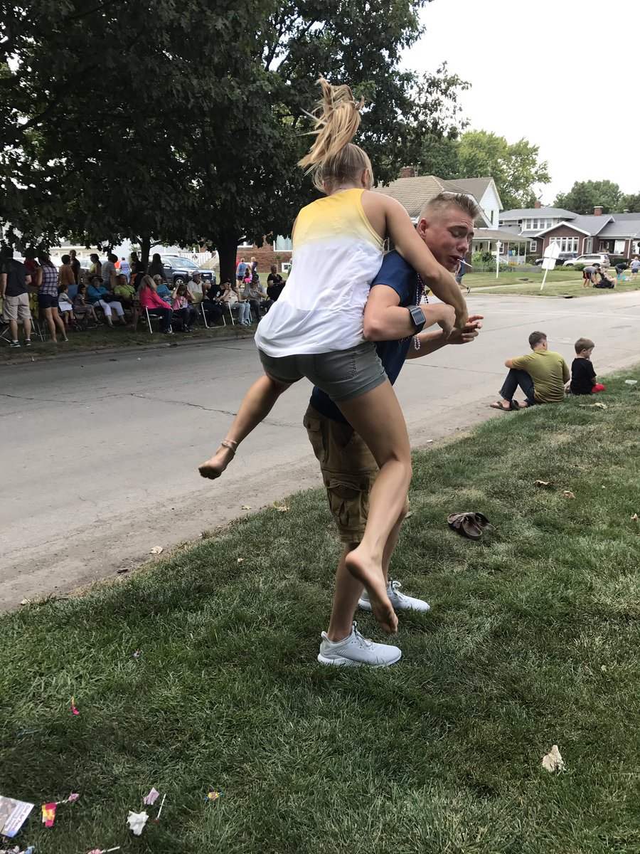 keeganmorfey's tweet photo. What it's like hanging out with Hannah and Jordan

Hannah: I want that red sucker
Jordan: This red sucker? https://t.co/Ntr8vlTbQ1