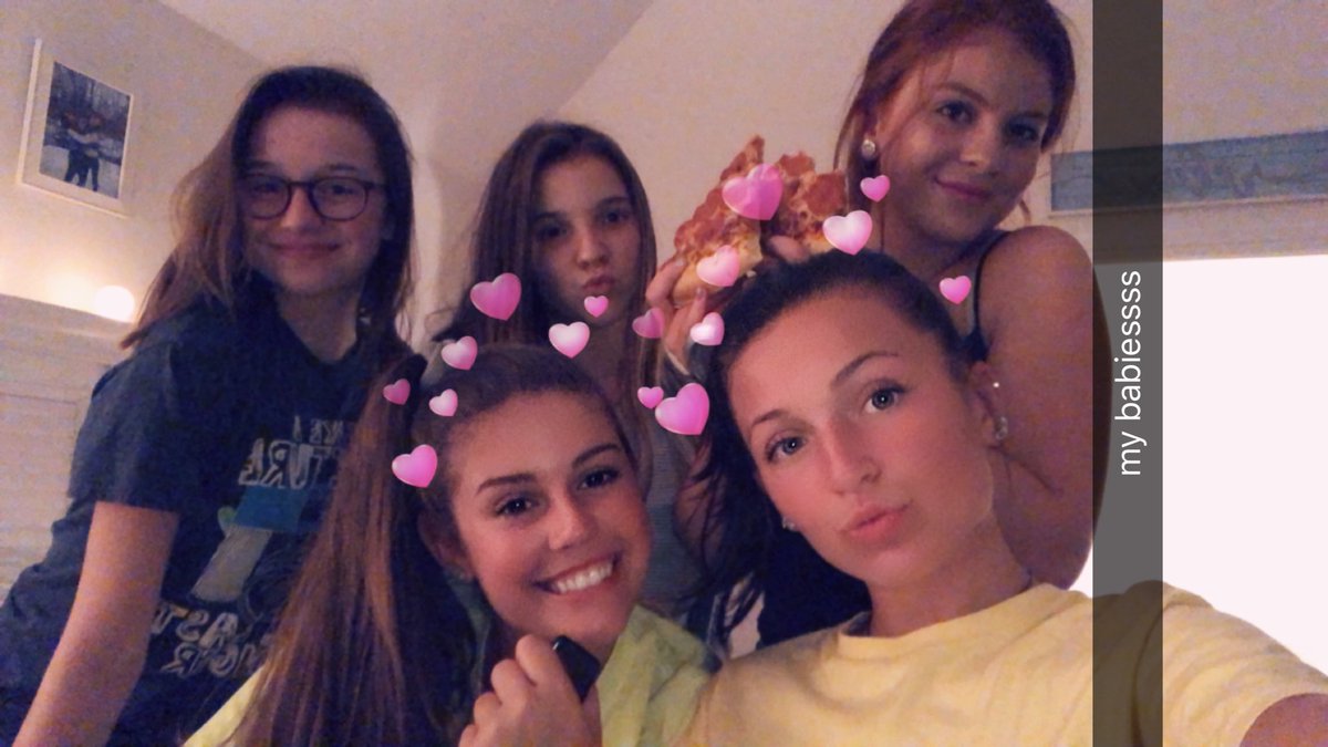 kaylahauer_'s tweet photo. Happt Birthday Ari! love you bunches!! hope you have a great day💞🥳 @ariana_zag https://t.co/nlw1J3RjTK