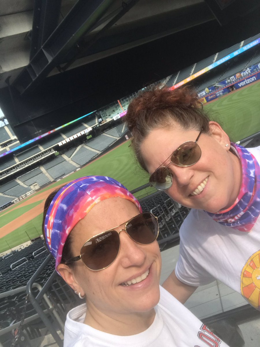 MsgibsonM's tweet photo. Colleagues that run together have fun together! #happiest5k @ColorRun #ewta https://t.co/jwP3ZTy82g