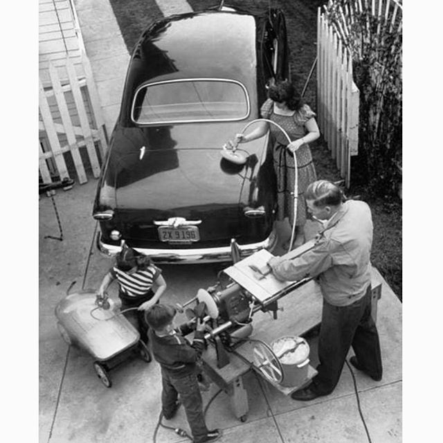 OffenhauserCorp's tweet photo. Weekend Vibesβ¨
.
#Offenhauser #Offy #since1946 #weekendvibes #qualitytime #family #springcleaning #shopsmith #oldpic #hotrod #customs #racecar #classiccar #jalopy #truck #musclecar #taildragger #dragster #shoeboxford #fordshoebox #ford #handmade #hor⦠https://t.co/jrzcZHxOsR https://t.co/bNz2I15JSA