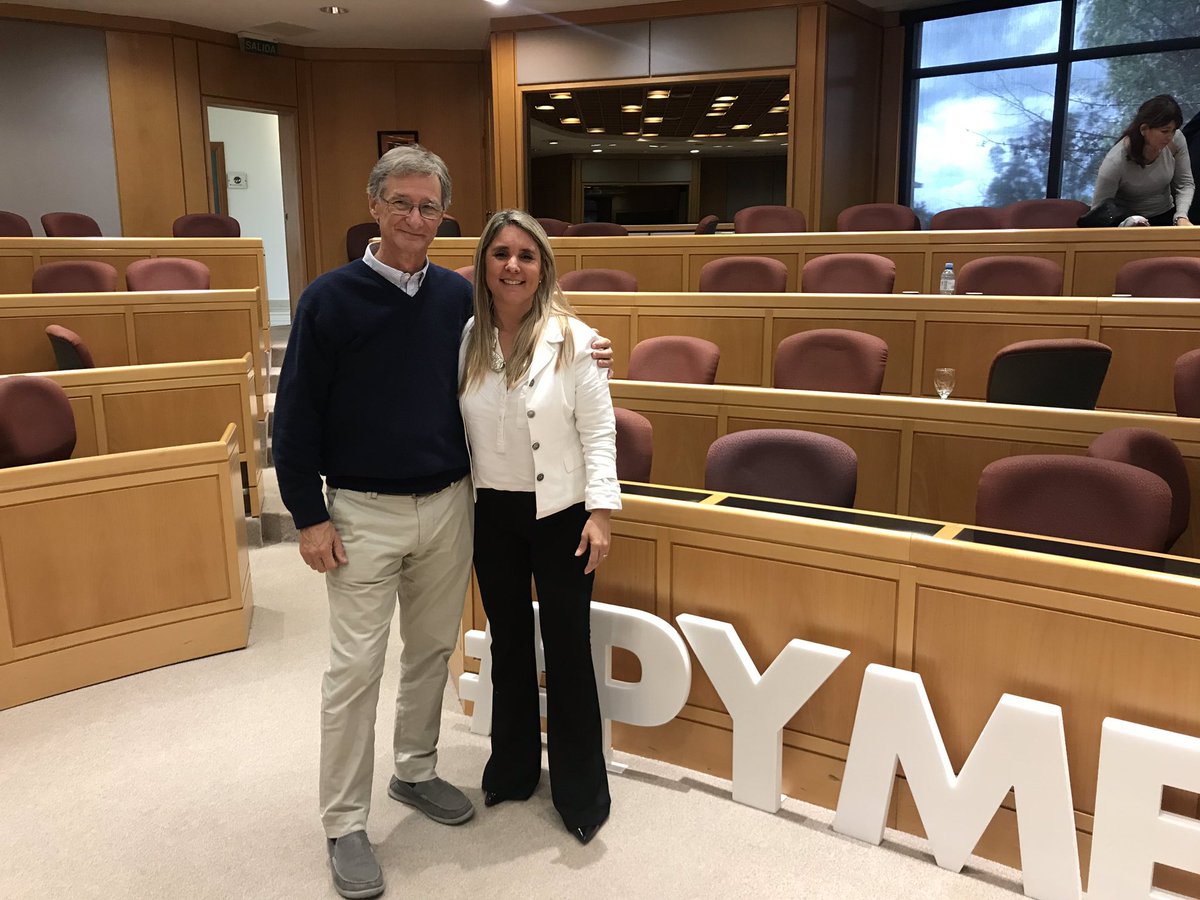 iriniw's tweet photo. La importancia de comprender el agregado de valor que podemos aportar las mujeres a la #EmpresaFamiliar, y el desafío de saber en qué plano involucrarnos:
✅Familia
✅Propiedad
✅Dirección
✅Ejecución
Esta es la 🔑 para poder elegir con libertad...!! https://t.co/CaXumnkIuN