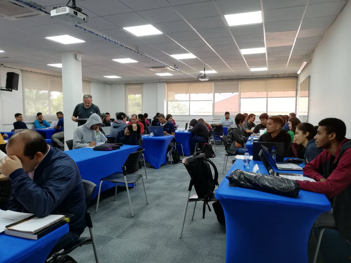 panamahdigital's tweet image. Apoyando el primer #hackathoncopa RETO BIG DATA  1 y 2 de junio en @CiudaddelSaber en conjunto con @CopaAirlines @capatec @senacyt @CiudaddelSaber