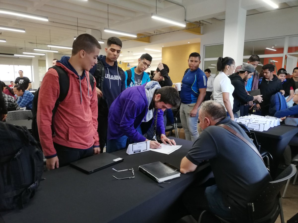 panamahdigital's tweet image. Apoyando el primer #hackathoncopa RETO BIG DATA  1 y 2 de junio en @CiudaddelSaber en conjunto con @CopaAirlines @capatec @senacyt @CiudaddelSaber