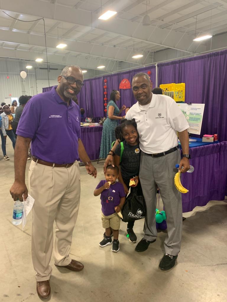 HandMiddleSC's tweet image. Hand Middle at the @RichlandOne SOAR into Summer event!  #NoSummerSlide