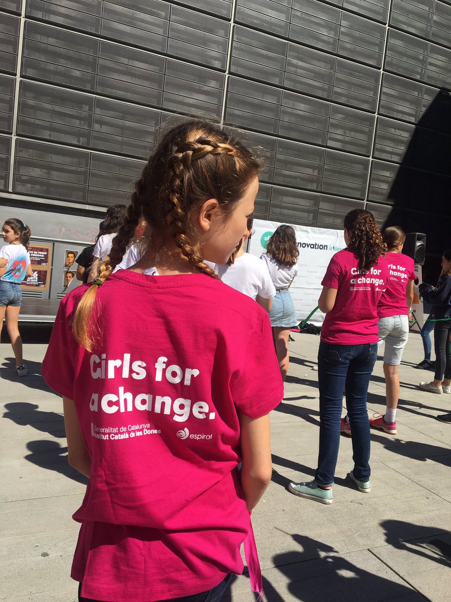 marisaruizher's tweet image. Más de 240 niñas, 67 mentoras y 45 jurados en la @UPFBarcelona para vivir la gran fiesta tecnológica del año.Enhorabuena a todas por vuestros proyectos.Women in #STEAM! @TechnovationCat @ciberespiral @BibliotequesBCN 

#TechnovationChallenge #TechnovationCAT #Girls4Change
