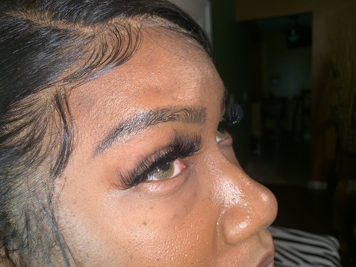 TamiyaAari's tweet photo. my volume sets are really the truth🤩🤩. only $55‼️ DM me‼️ #lashedwithmiya https://t.co/Maj0EI6H4j