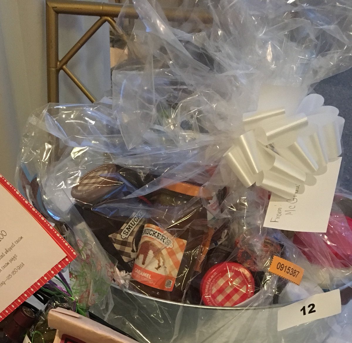 khayparker_lms's tweet photo. Won a Knickerbocker raffle basket #ssl2019 yummy ice cream fix’ins basket ❤️🍦#LeadOutLoud https://t.co/SFYJu87E3R