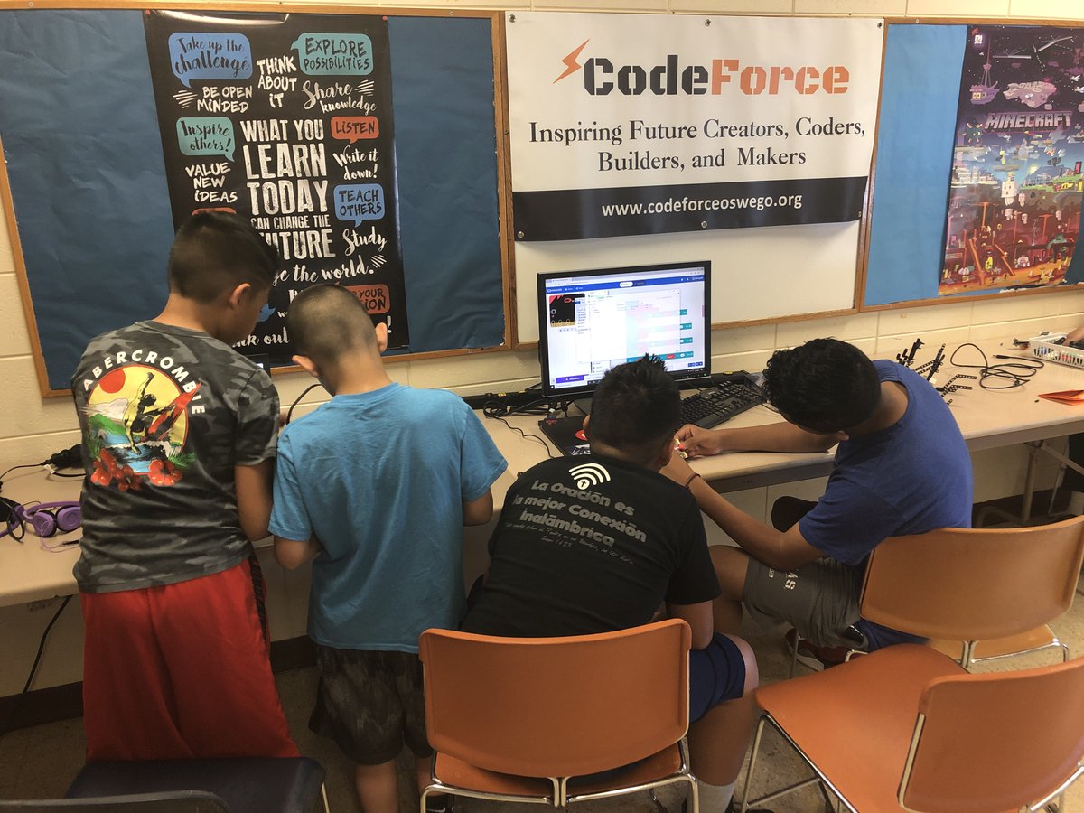 CodeForce1's tweet image. Cardinality, coding, and robotics! But the best part, they are starting to work as a team. #summerrobotics