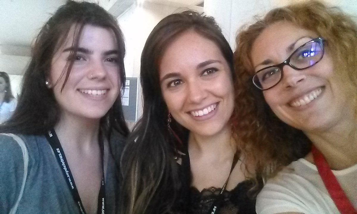 AnaBMartinezG's tweet photo. Sad to say goodbye to my great #literature students @fylunav Sofia Gonzalo and @Victorialmtt99 who, among many other assistants, have collaborated in making this a great success @2019NarrativeUN https://t.co/h0lGCvdUDJ