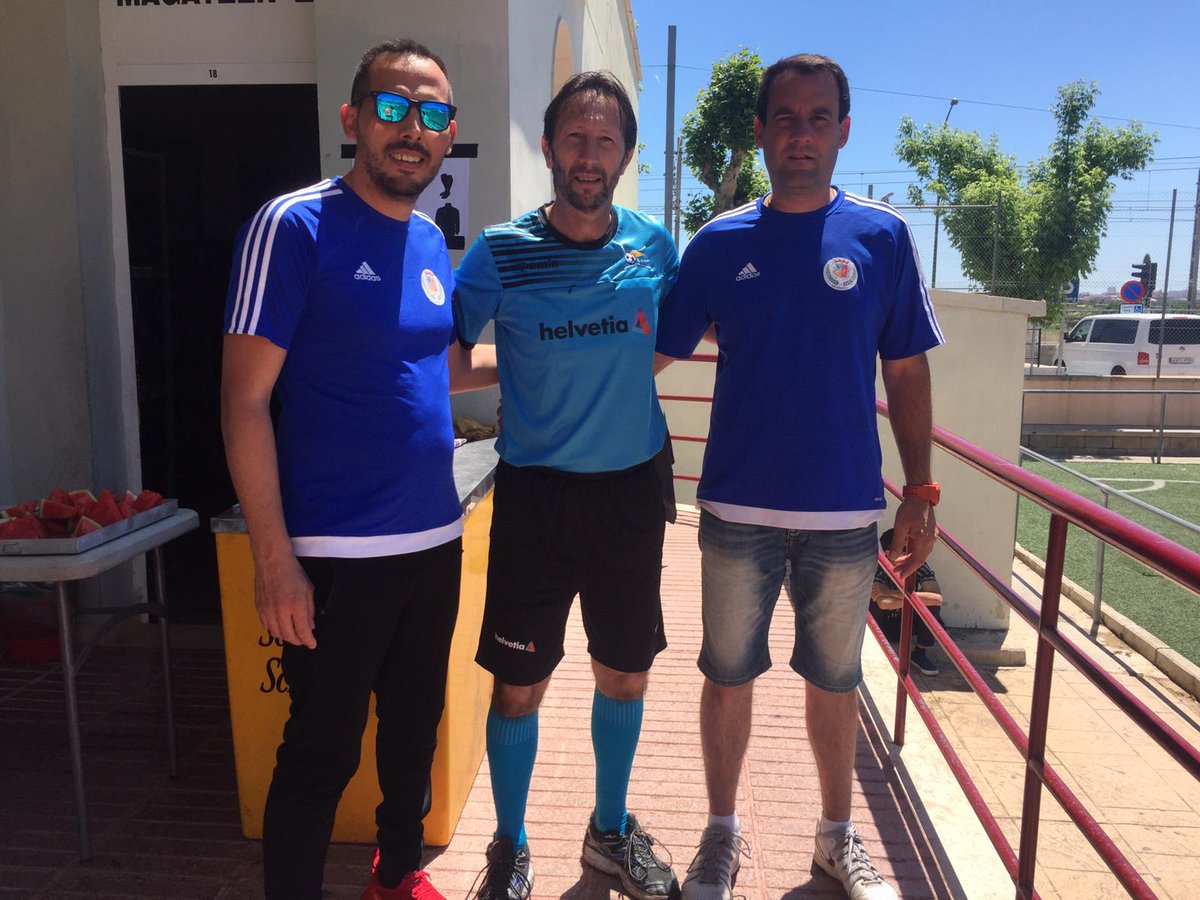 tuarbitro's tweet image. Por fin podemos estrenar oficialmente nuestra nueva equipación, uno de los lugares no podía ser otro que Rocafort CF, en su Torneo de F8 hecho por y para los peques, gracias!
